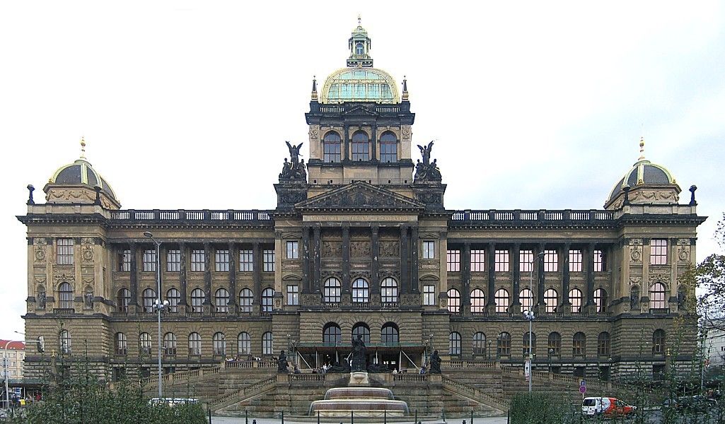 Национальный музей Чехии в Праге На Вацлавской Площади