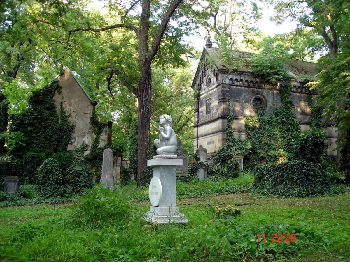 Ольшанское кладбище в Праге